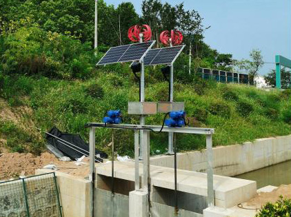 風光互補蓄能直流驅動在鋁合金一體閘上的應用